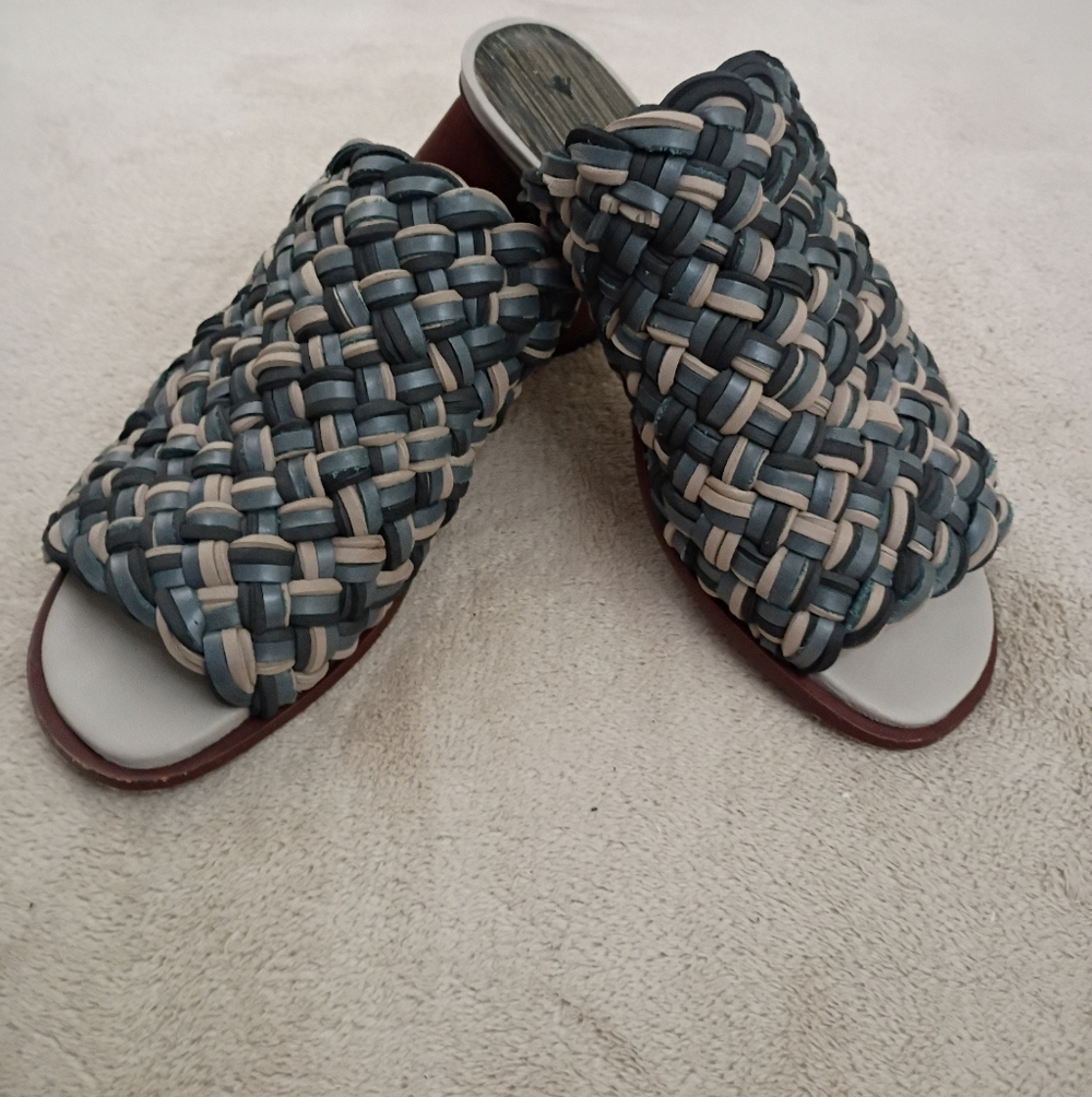 Woven leather Slide Sandals - Blue and Cream